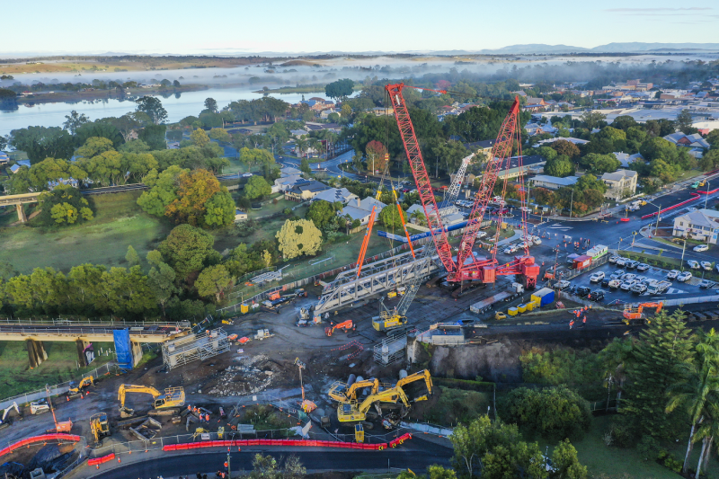 Fulton Hogan_NSW_Grafton Bridge_Installing Rail Bridge truss